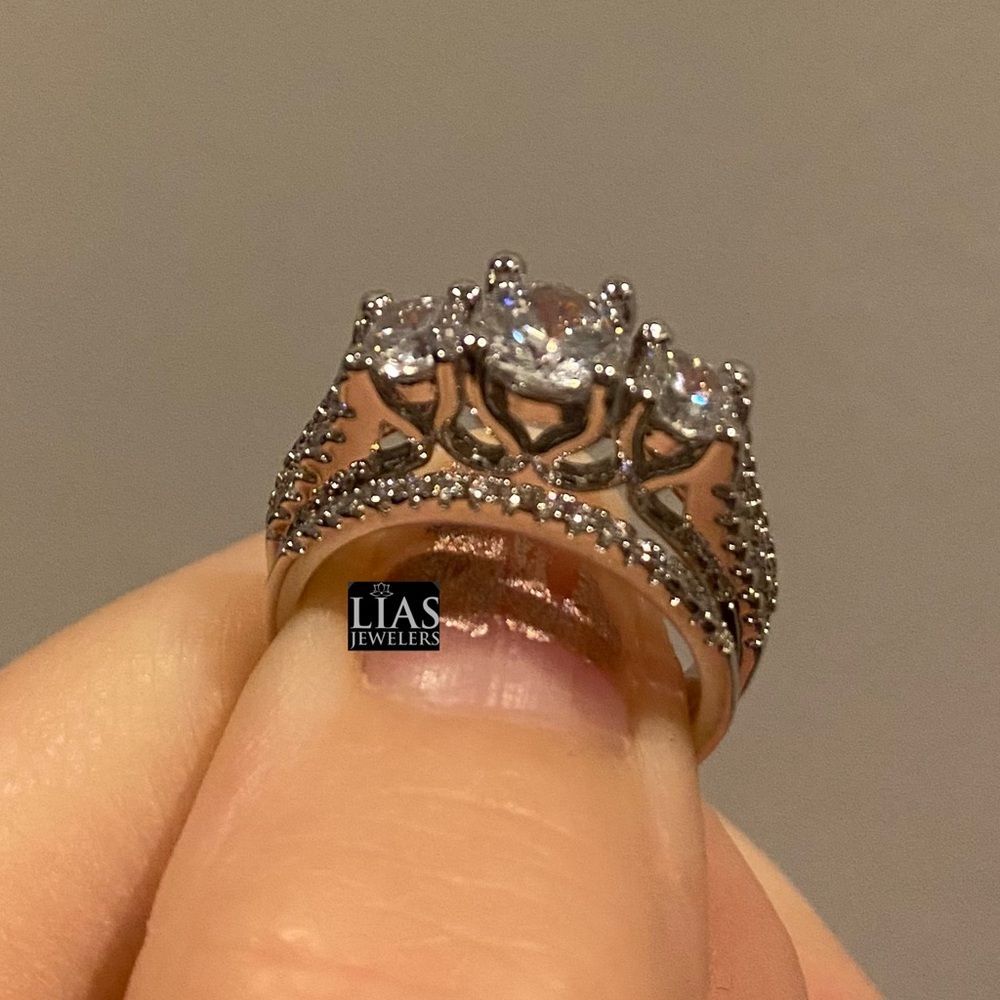 New 18k white gold wedding ring set